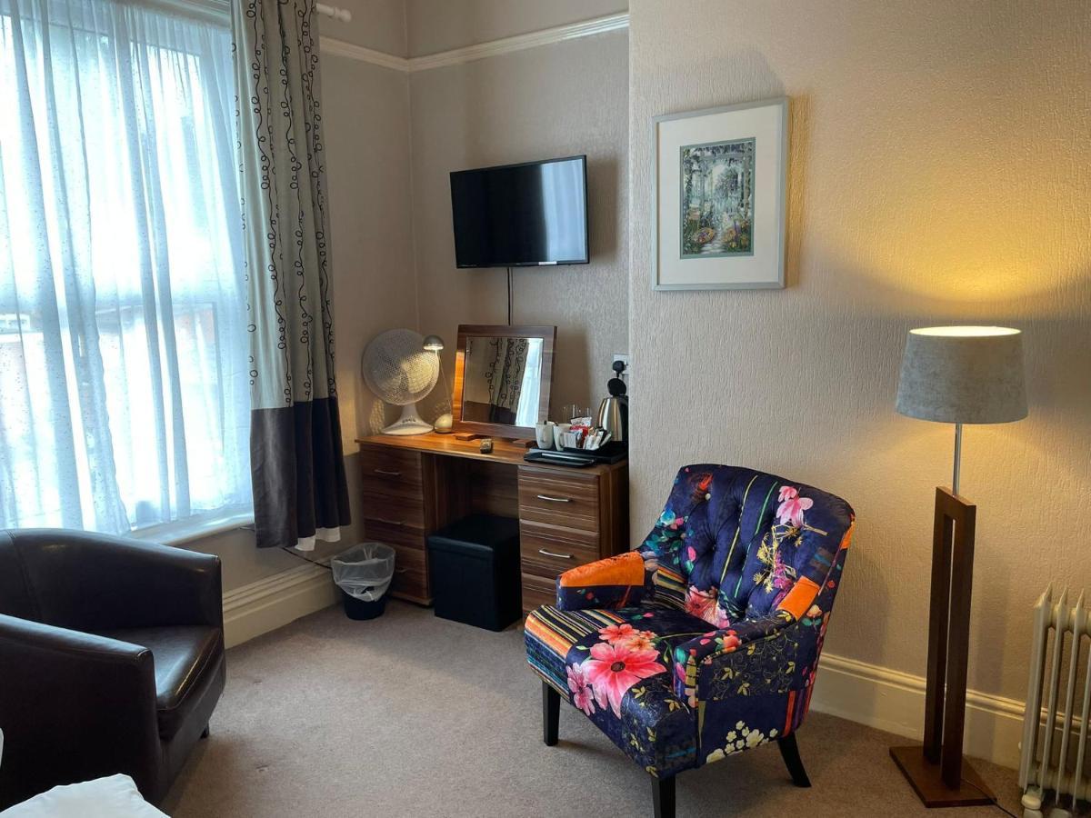 Rostrevor Hotel - Guest House Бери Екстериор снимка