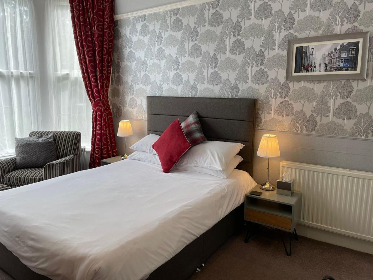 Rostrevor Hotel - Guest House Бери Екстериор снимка