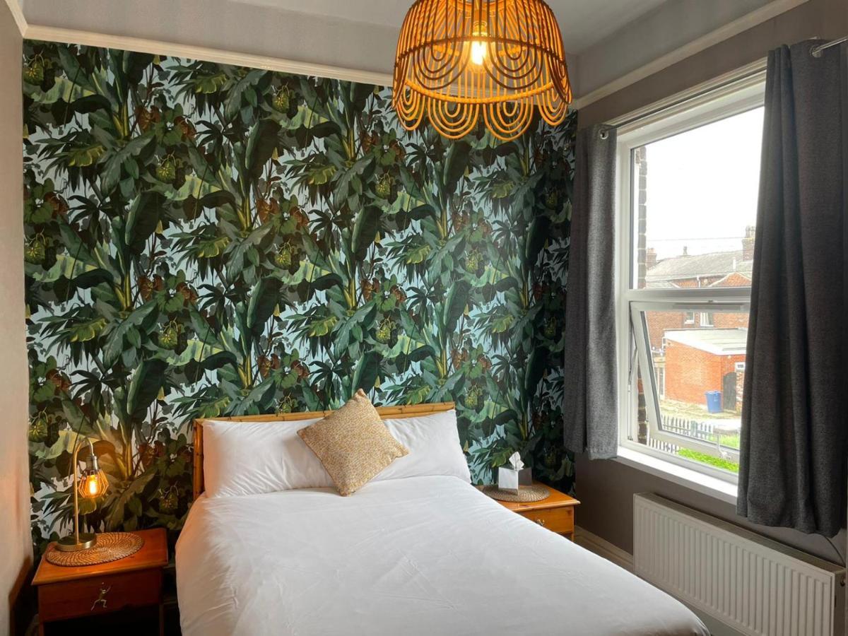 Rostrevor Hotel - Guest House Бери Екстериор снимка