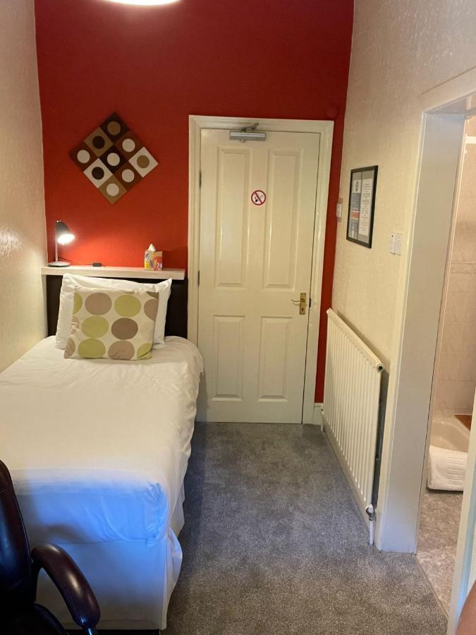 Rostrevor Hotel - Guest House Бери Екстериор снимка
