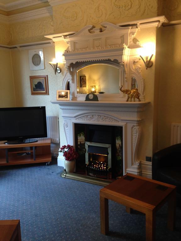 Rostrevor Hotel - Guest House Бери Екстериор снимка