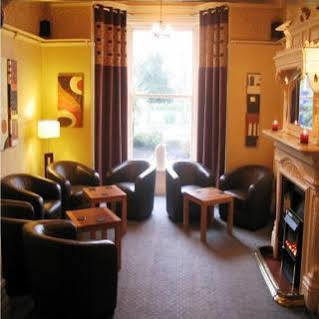 Rostrevor Hotel - Guest House Бери Екстериор снимка