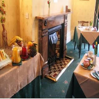 Rostrevor Hotel - Guest House Бери Екстериор снимка